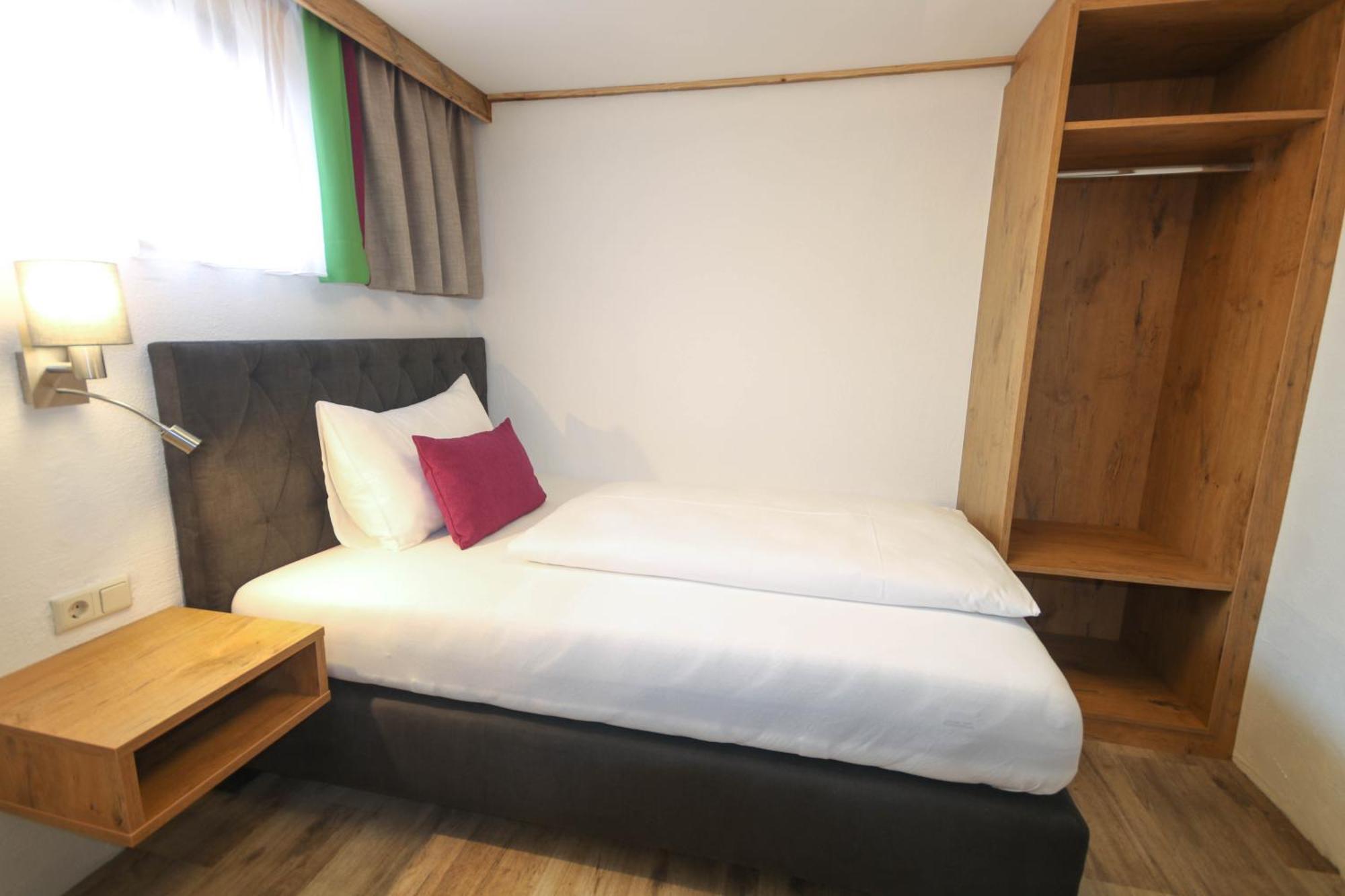 Kia Ora Hotel Restaurant 瓦格赖恩 外观 照片